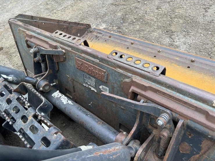 2022-bobcat-t550-image-11