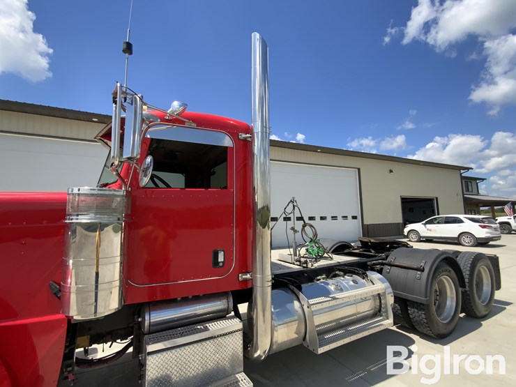 2009-peterbilt-389-image-18