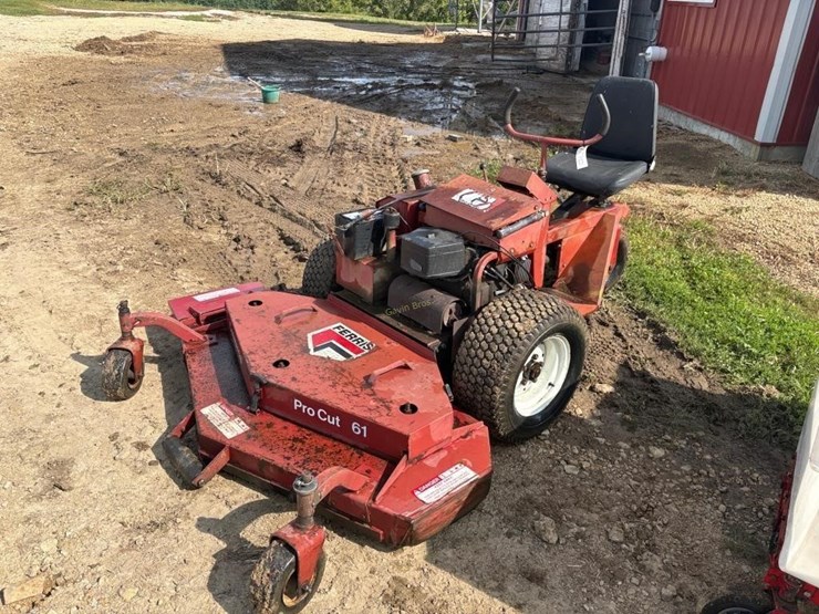 ferris-commercial-pro-cut-61-lawn-mower-image-4