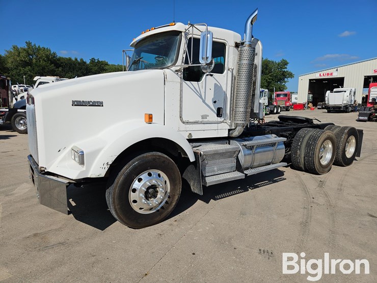 2007-kenworth-t800-image-1