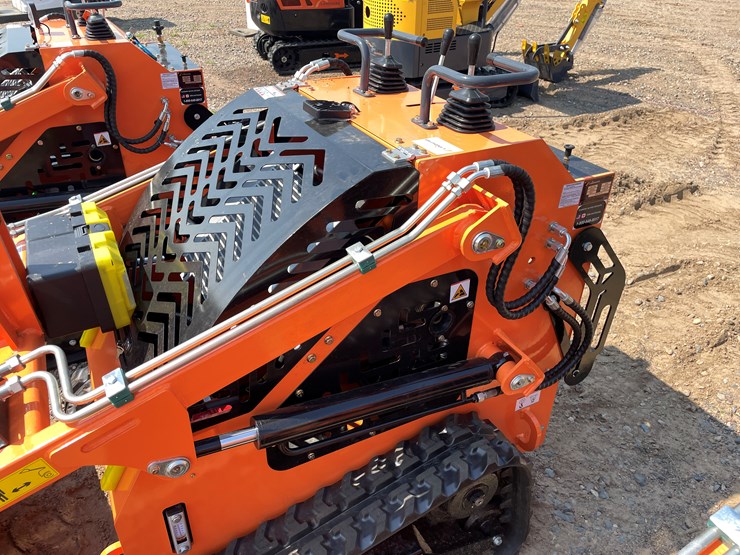 #9288-•-unused-2025-landhero-mini-skid-steer-loader-image-7