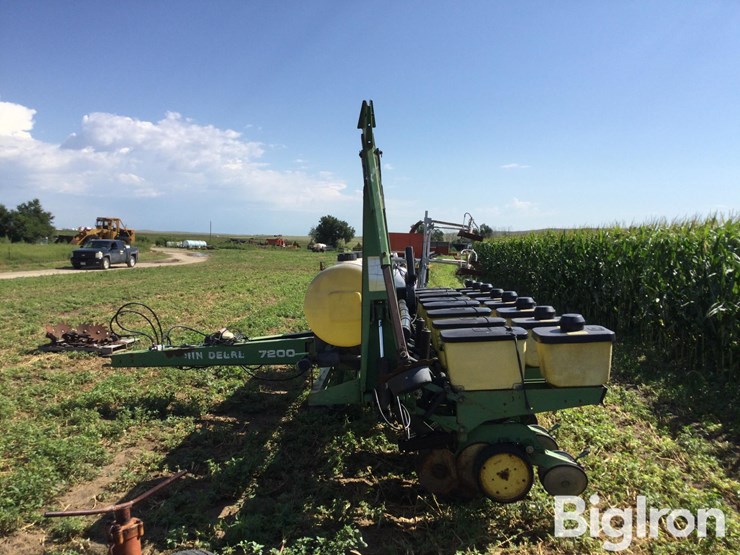 john-deere-7200-image-9