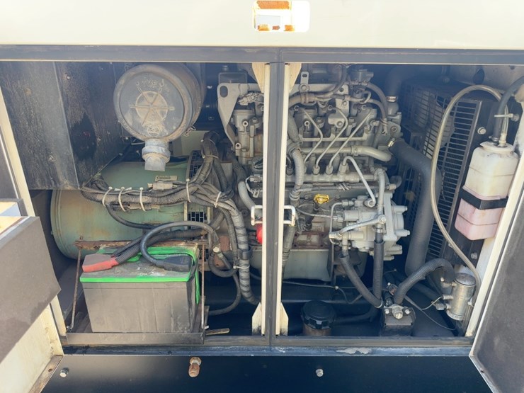 mq-whisperwatt-df-027012-tow-behind-generator-image-12