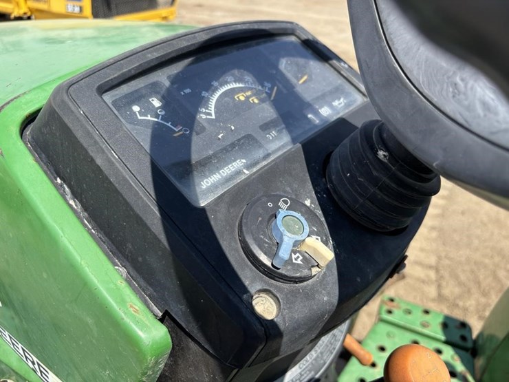 2008-john-deere-4005-image-23