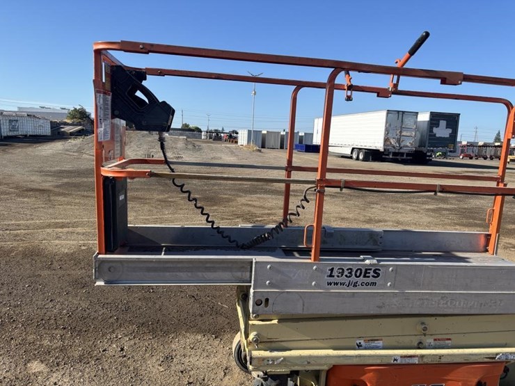 2014-jlg-1930es-image-7