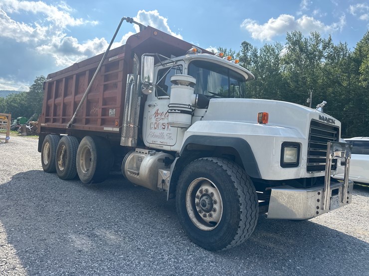 2001-mack-rd688s-image-5