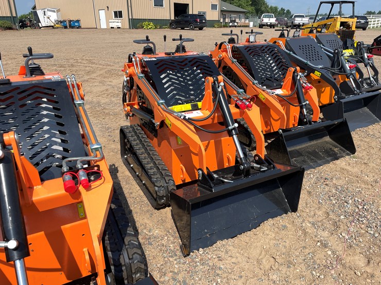 #9289-•-unused-2025-landhero-mini-skid-steer-loader-image-4
