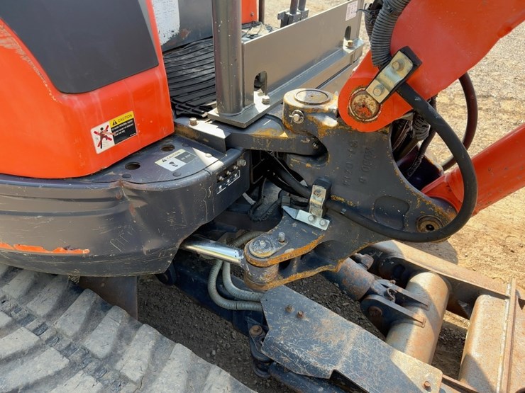 2011-kubota-u35-image-18