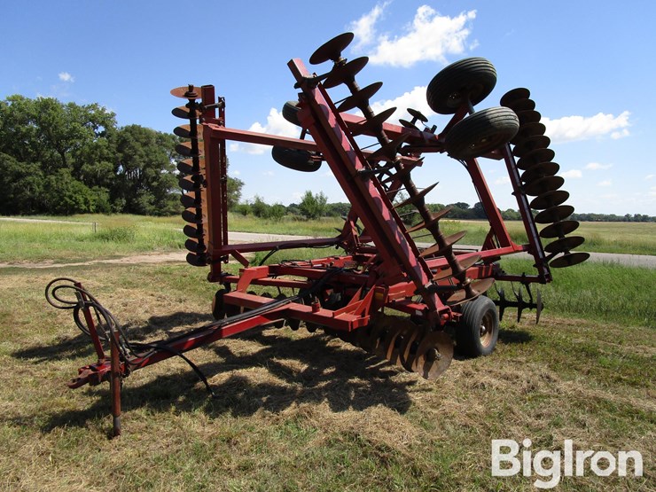case-ih-3900-image-1