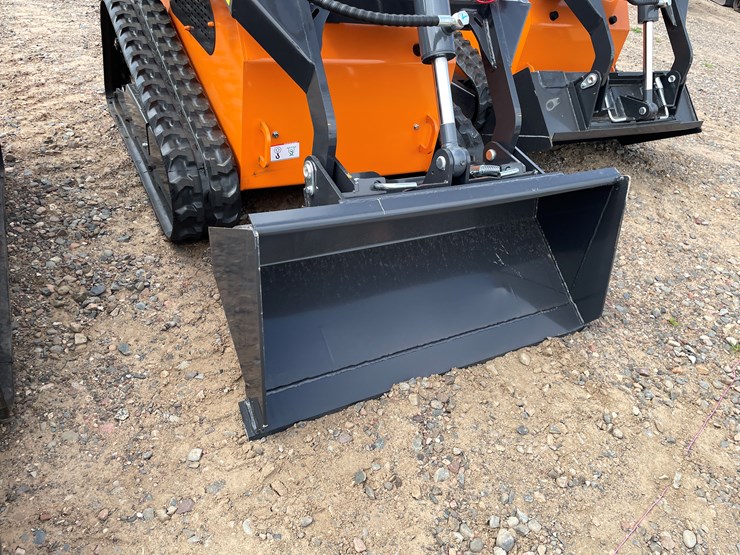 #9365-•-unused-2025-landhero-mini-skid-steer-loader-image-4