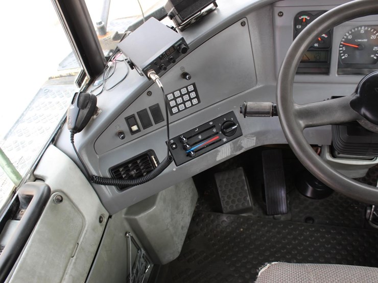 2005-volvo-a25d-image-19