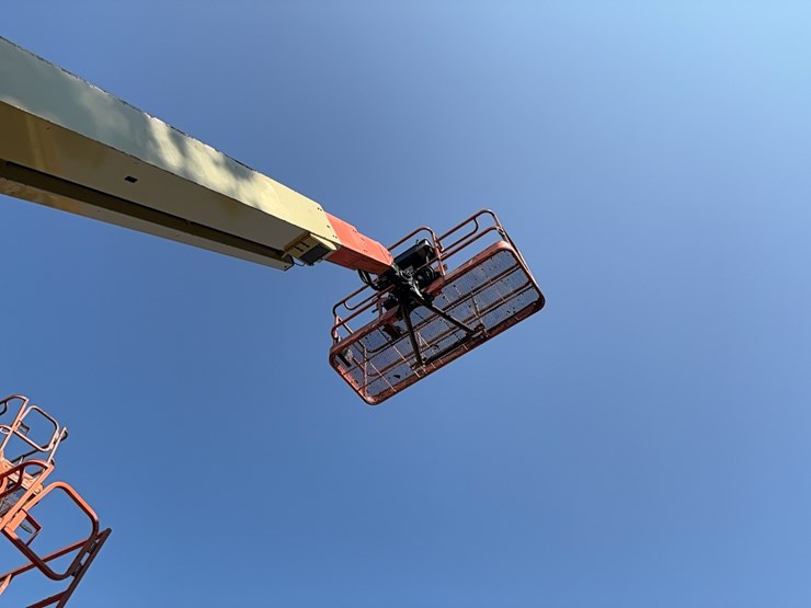 2016-jlg-600s-image-17