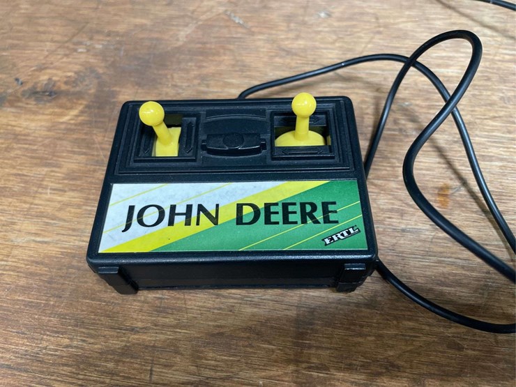 john-deere-32-image-6