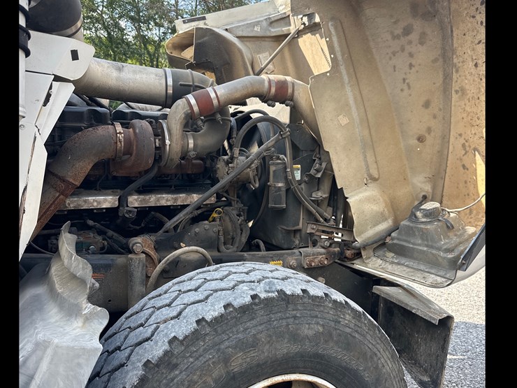 2001-mack-rd688s-image-17