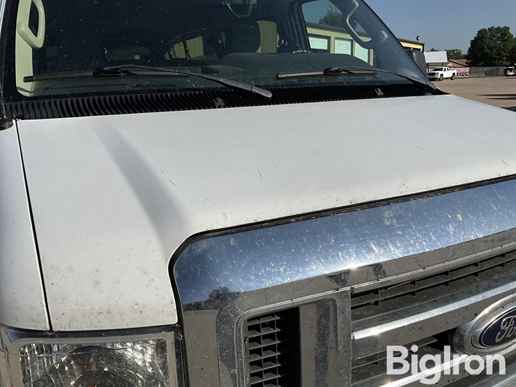 2012-ford-e350-xlt-image-10