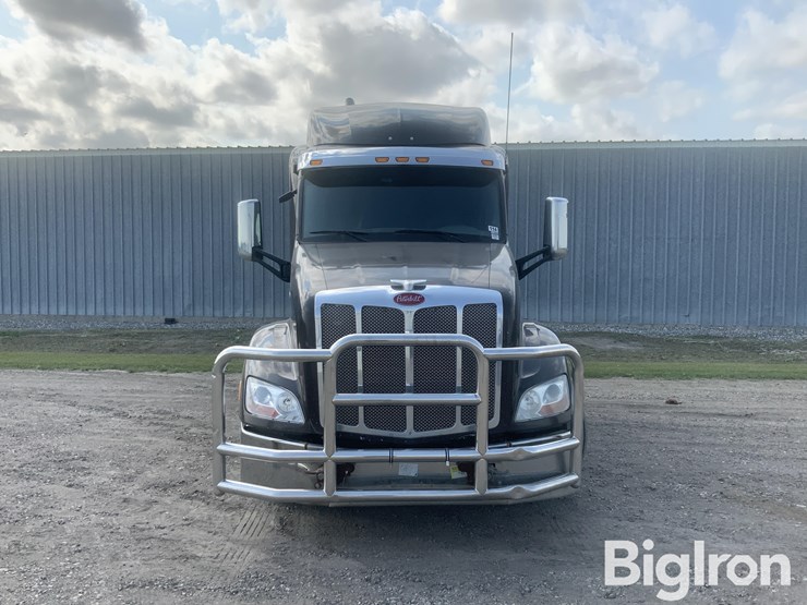2015-peterbilt-579-image-2