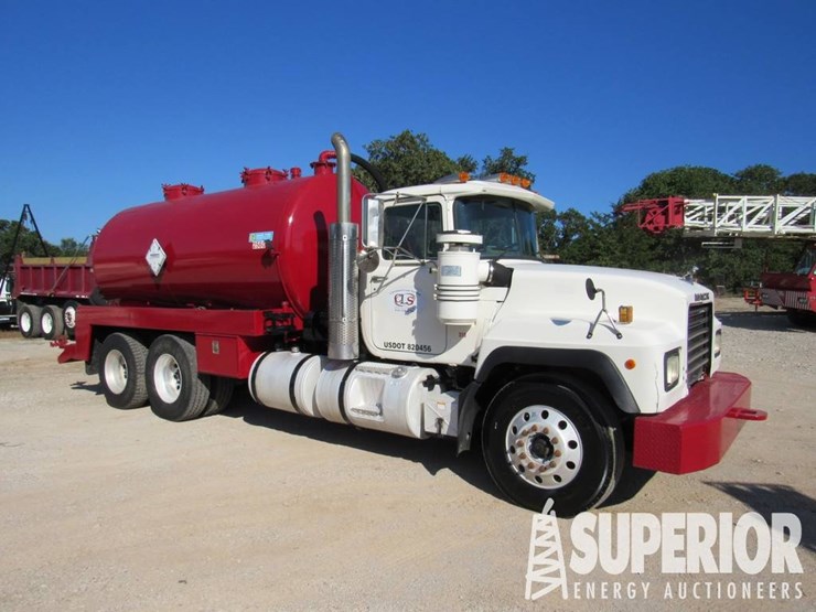 1998-mack-rd688s-image-8