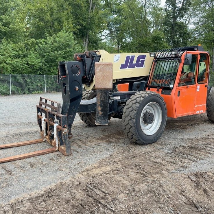2012 JLG G10-55A