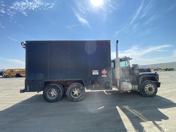 1988-mack-rd686s-image-6