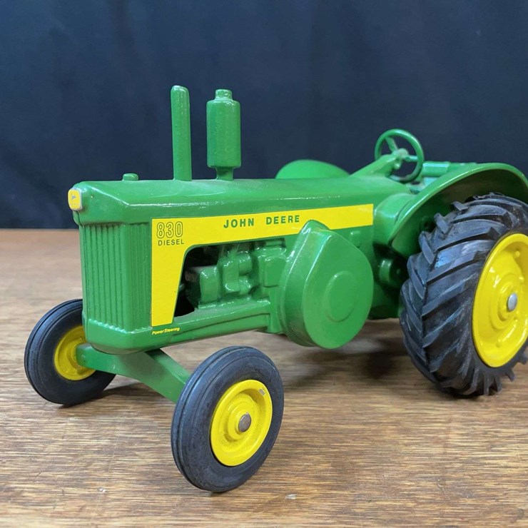 JOHN DEERE 830