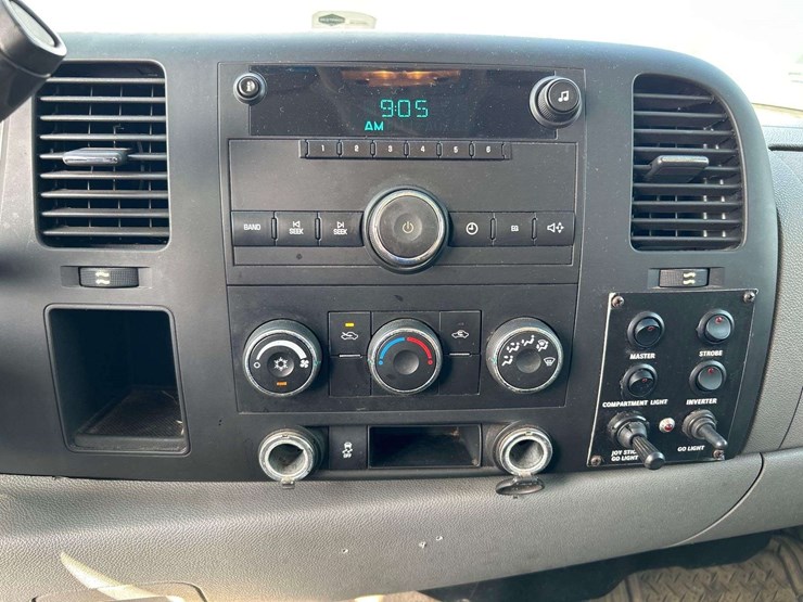 2012-chevrolet-silverado-2500-image-15