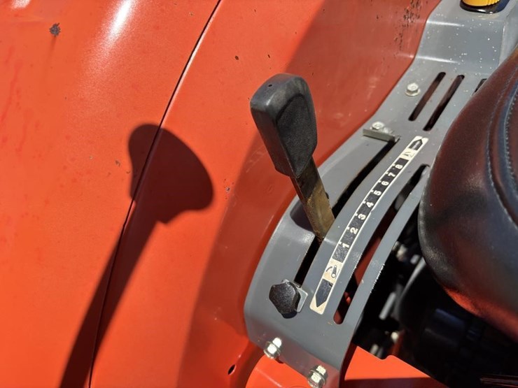2018-kubota-l4701-image-36
