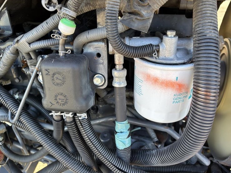 2019-kubota-mx5400-image-38