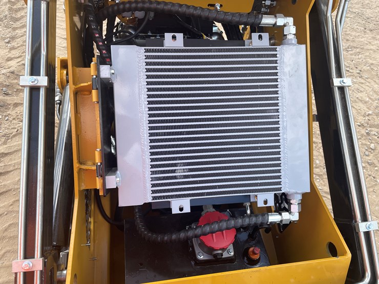 #9463-•-unused-2025-agt-compact-track-loader-image-7