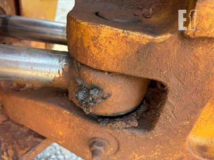 2006-caterpillar-420d-it-image-17