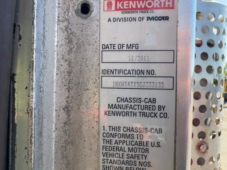 2012-kenworth-w900-image-38