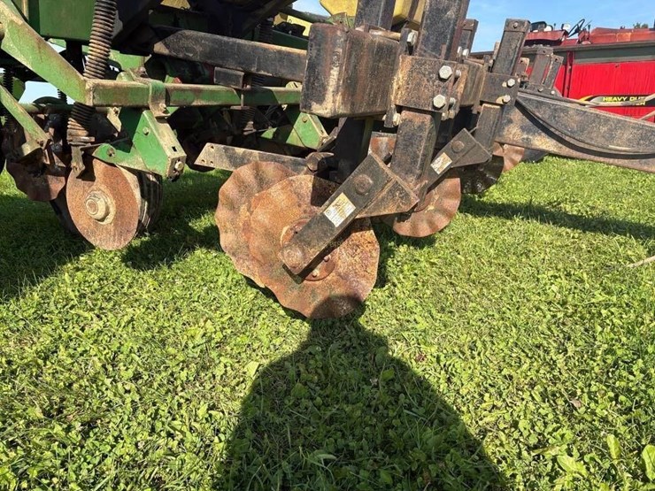 john-deere-4-row-corn-planter-image-6