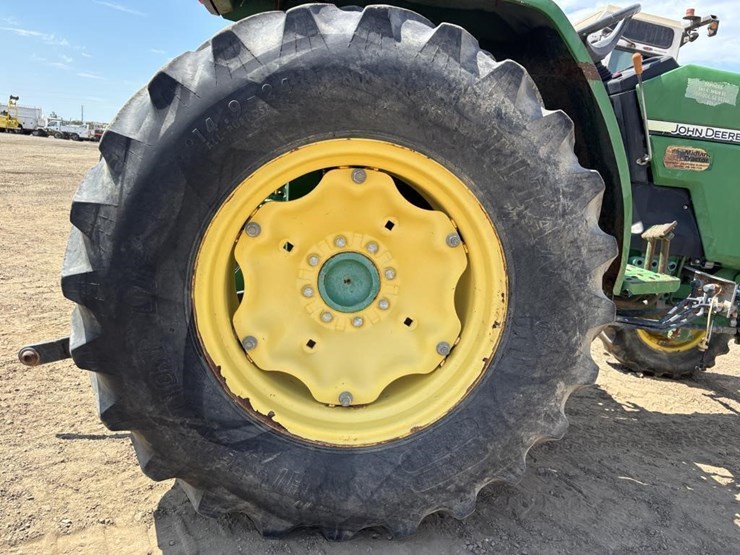 2008-john-deere-4005-image-17