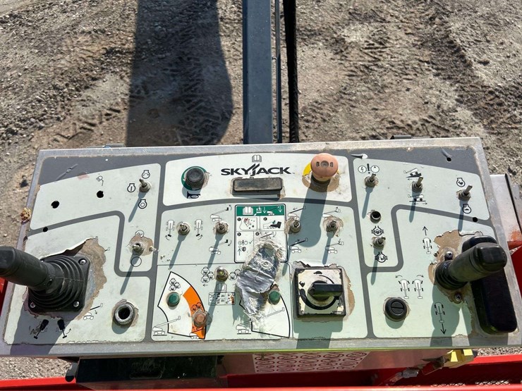 2015-skyjack-sj86t-image-12