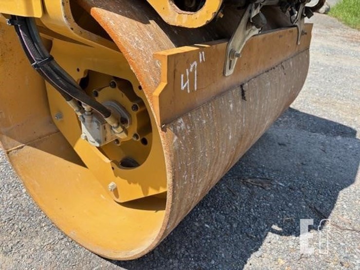 2019-caterpillar-cc24b-image-10
