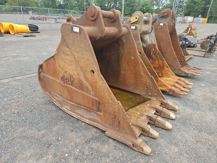 geith-52"-bucket-with-teeth-image-3