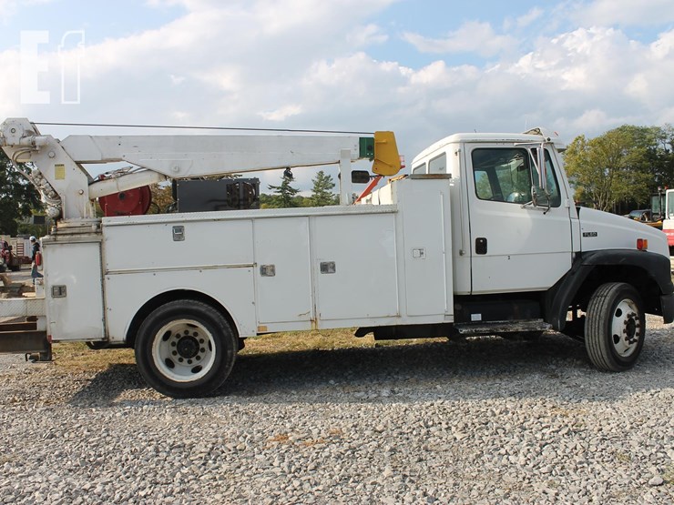 2001-freightliner-fl60-image-5