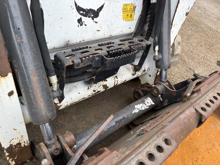 2022-bobcat-t550-image-12