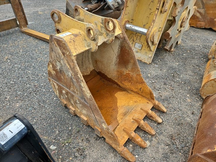 caterpillar-30-image-2