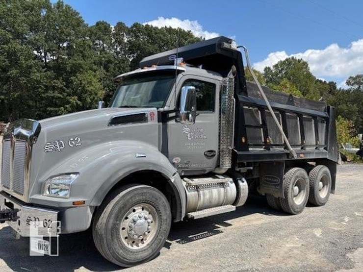 2022-kenworth-t880-image-1