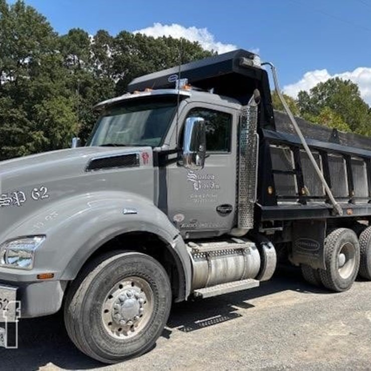 2022 KENWORTH T880