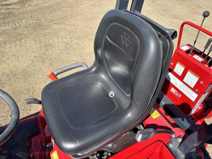 2017-massey-ferguson-gc1710-image-28