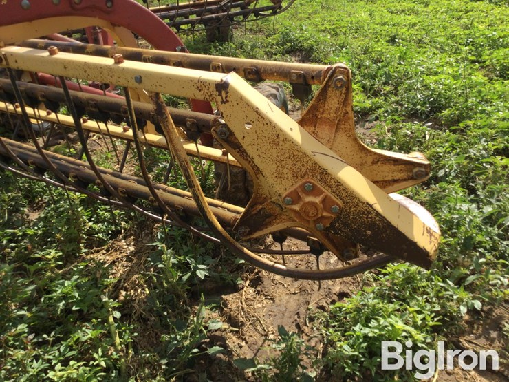new-holland-258-image-14