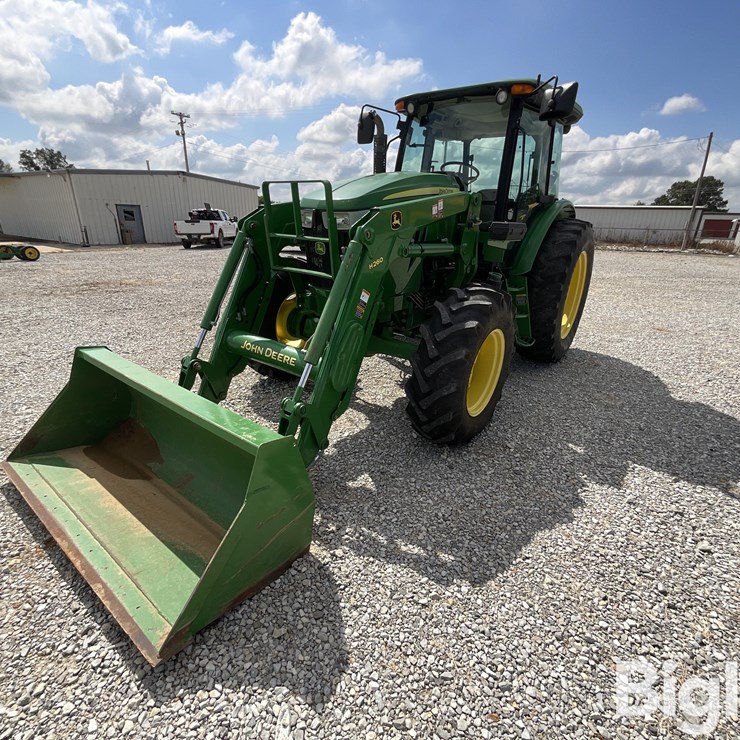 2015 JOHN DEERE 6130D