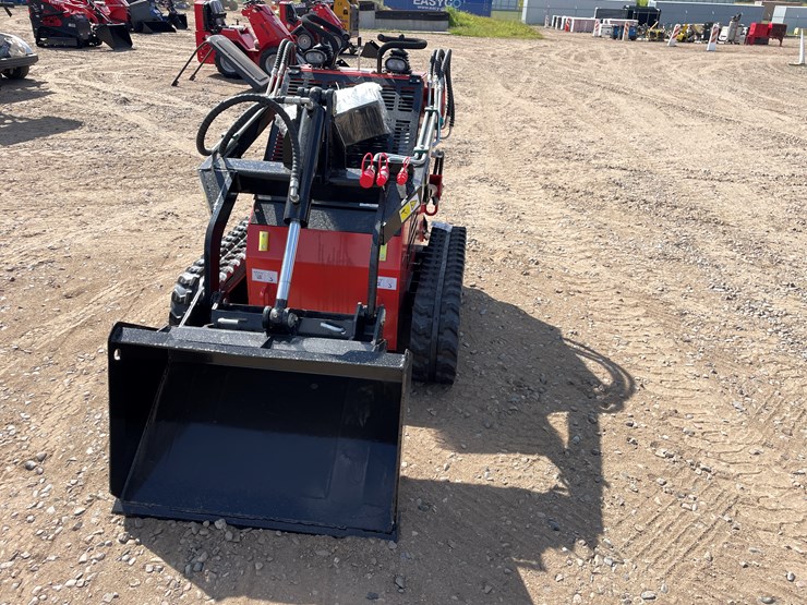 #9562-•-unused-2025-agt-skid-steer-loader-image-2
