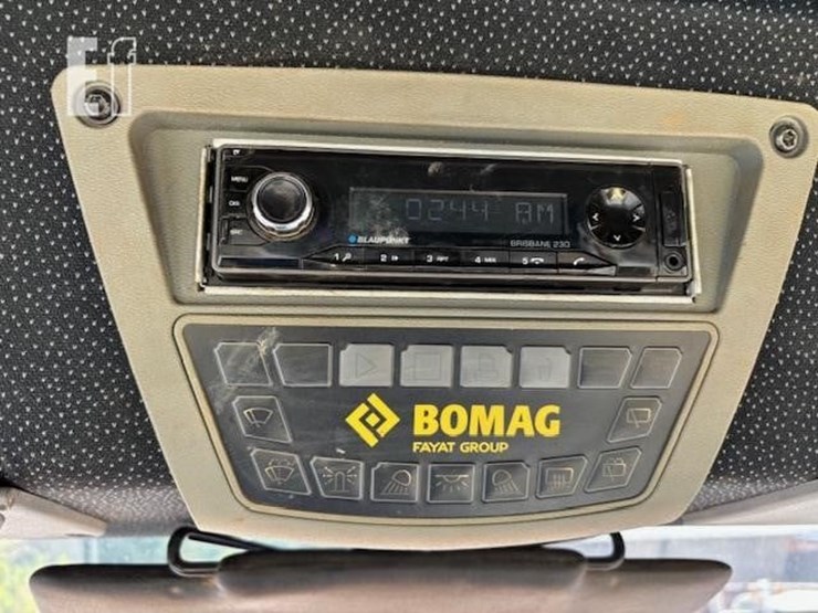 2017-bomag-bw211d-5-image-13