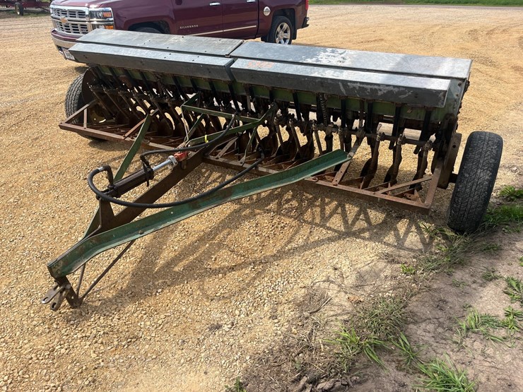 john-deere-10-image-1