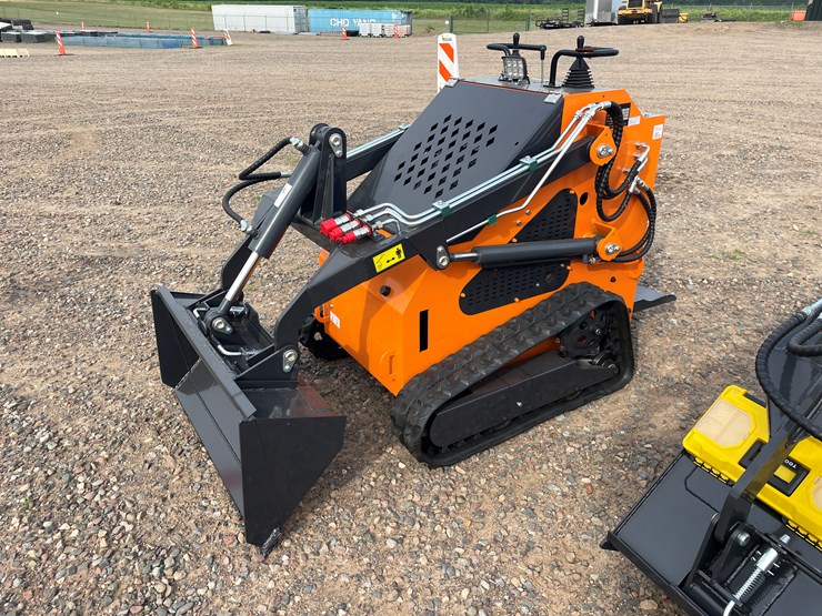 #9085-•-unused-2025-landhero-mini-skid-steer-loader-image-1