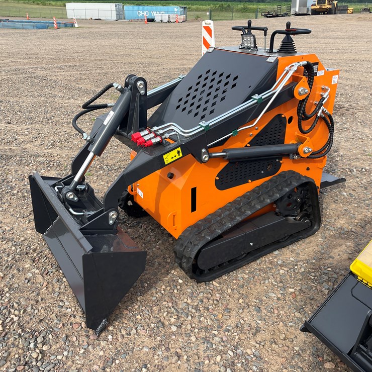 #9085 • Unused 2025 LandHero Mini Skid Steer Loader