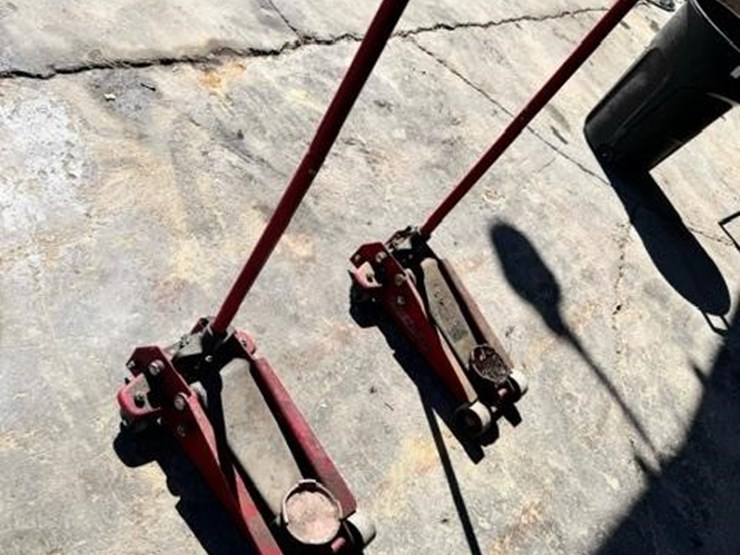 (2)-pro-series-hyd-floor-jacks-image-3