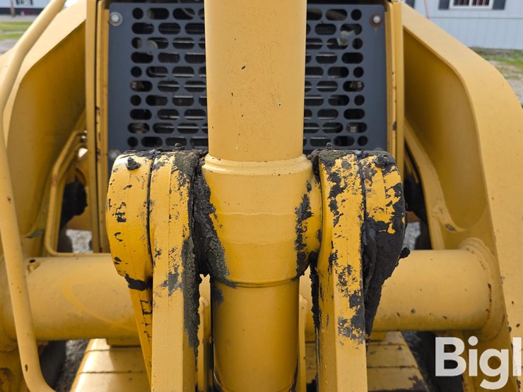 2004-deere-310sg-image-14
